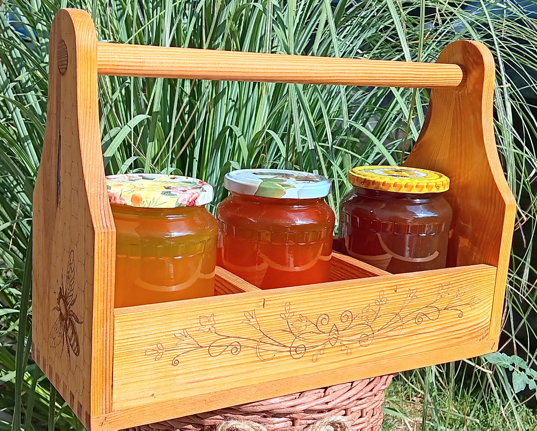 Okrasná debnička s medom